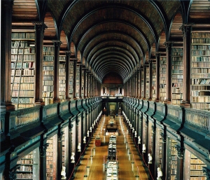 fotografía-Candida-Höfer-Biblioteca-del-Trinity-College-Dublin